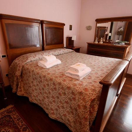 Corte Posta B&B - Parcheggio E Bagno In Camera Mantova Pokoj fotografie