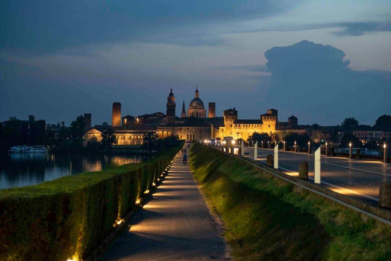 Corte Posta B&B - Parcheggio E Bagno In Camera Mantova Exteriér fotografie