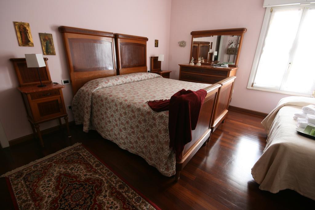 Corte Posta B&B - Parcheggio E Bagno In Camera Mantova Pokoj fotografie