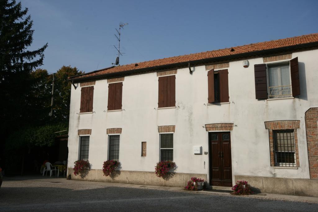 Corte Posta B&B - Parcheggio E Bagno In Camera Mantova Exteriér fotografie