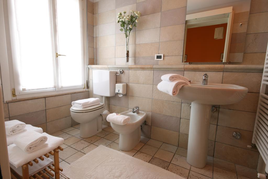 Corte Posta B&B - Parcheggio E Bagno In Camera Mantova Exteriér fotografie